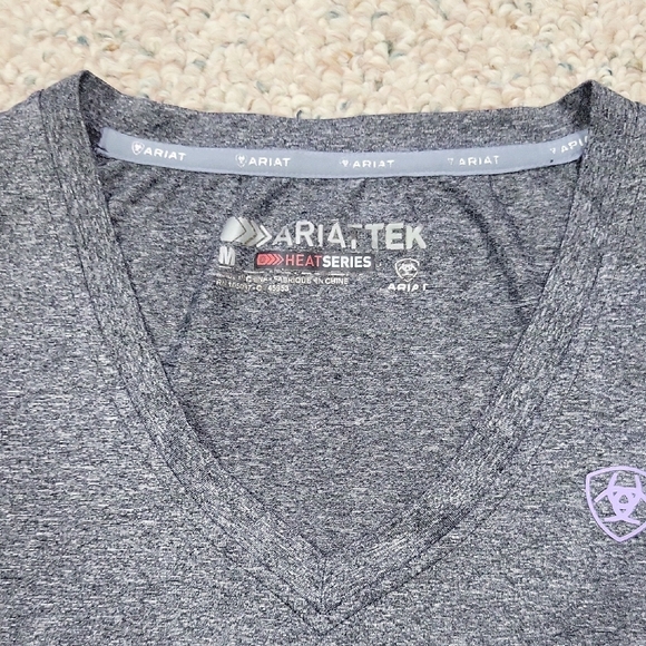 Ariat Women's Heather Gray V-Neck Tee - Picture 2 of 5